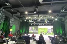 People on the move conference photo