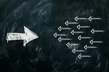 Eco-SLAPPs: Ο νομικός εκφοβισμός ως όπλο φίμωσης των υπερασπιστών του περιβάλλοντος και του δημόσιου χώρου