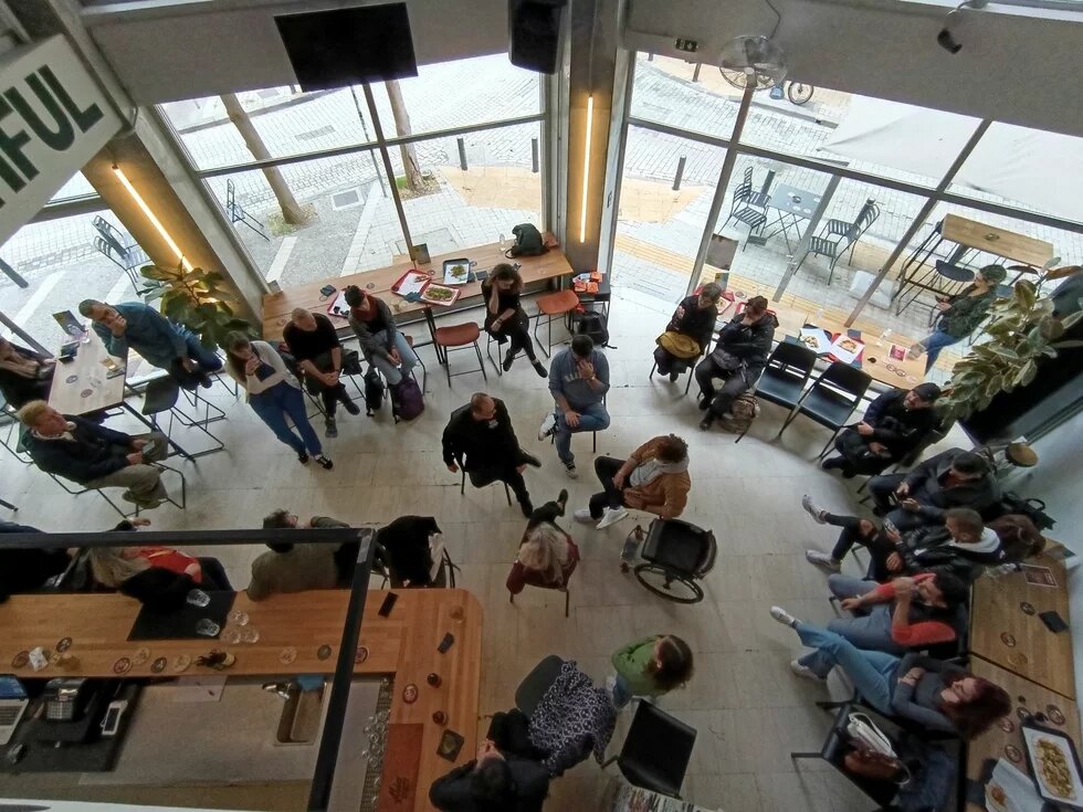 Απ' τα Λαδάδικα στον Βαρδάρη teaser image