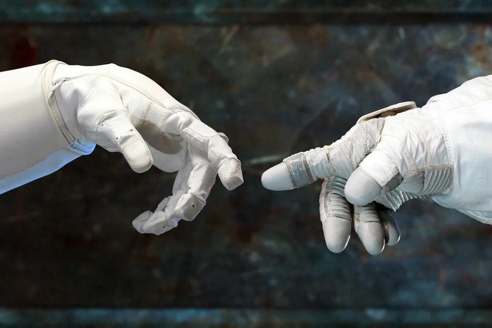 Cross-pollination of feminist and green agendas in foreign policy: an intersectional analysis