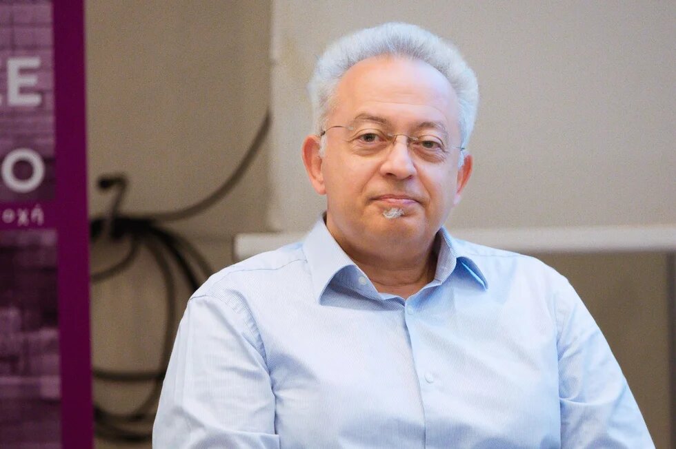 Στράτος Μάνος
